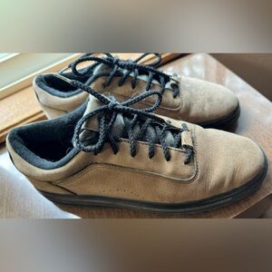 Vintage Men’s Ellesse Hiking Sneakers Size 7.5